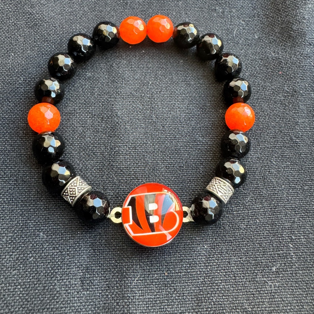 Handmade Beaded NFL Cincinnati Bengals Bracelet (UNISEX)